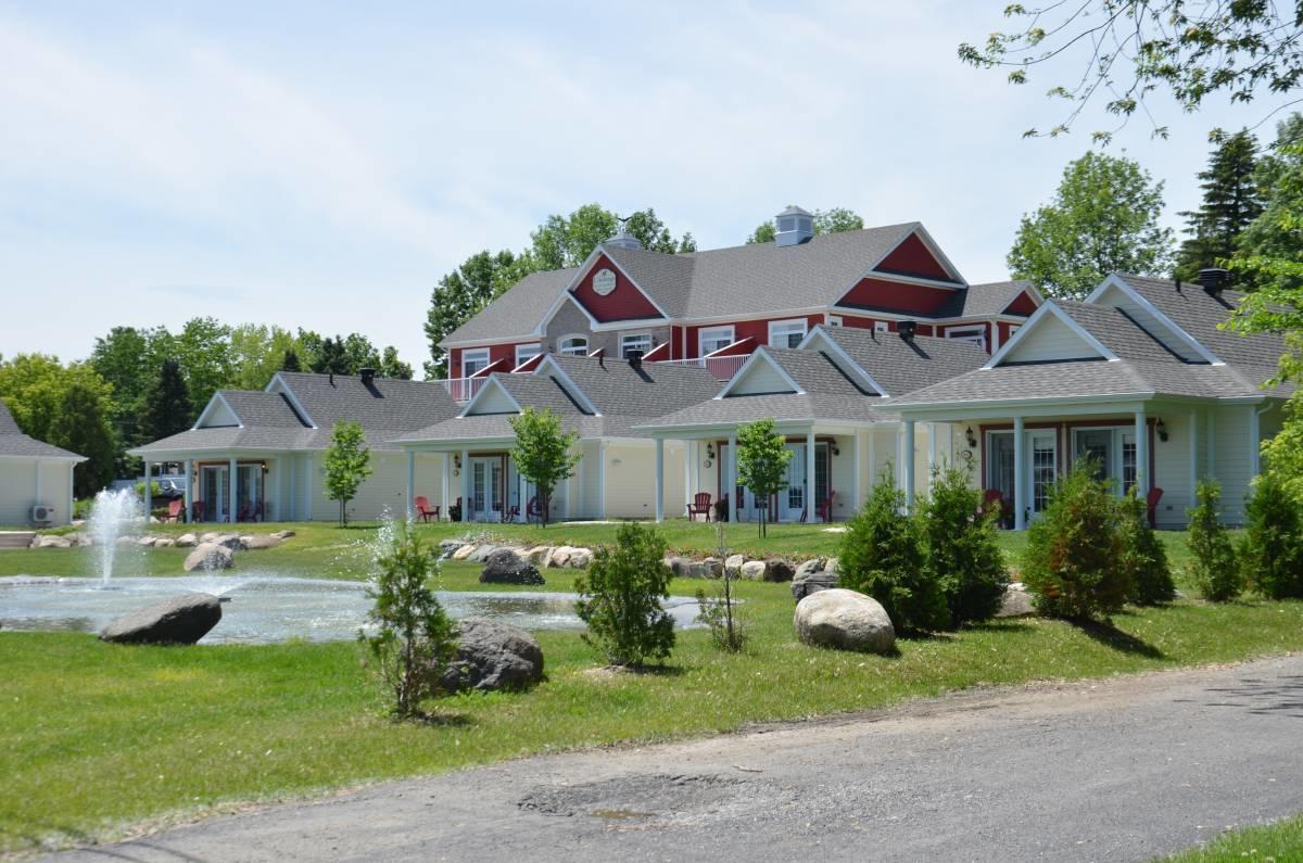 L'Auberge Du Lac Champlain, Chalet Et Spa Venise-en-Québec Kültér fotó