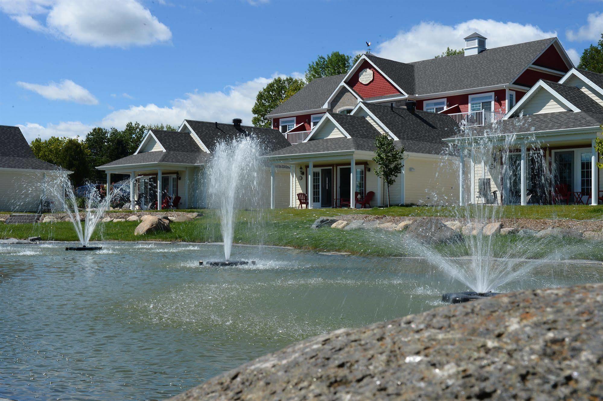 L'Auberge Du Lac Champlain, Chalet Et Spa Venise-en-Québec Kültér fotó